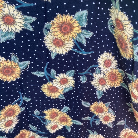 Vintage 80s/90s Paris Sport Club sunflower tank - Picture 3 of 7